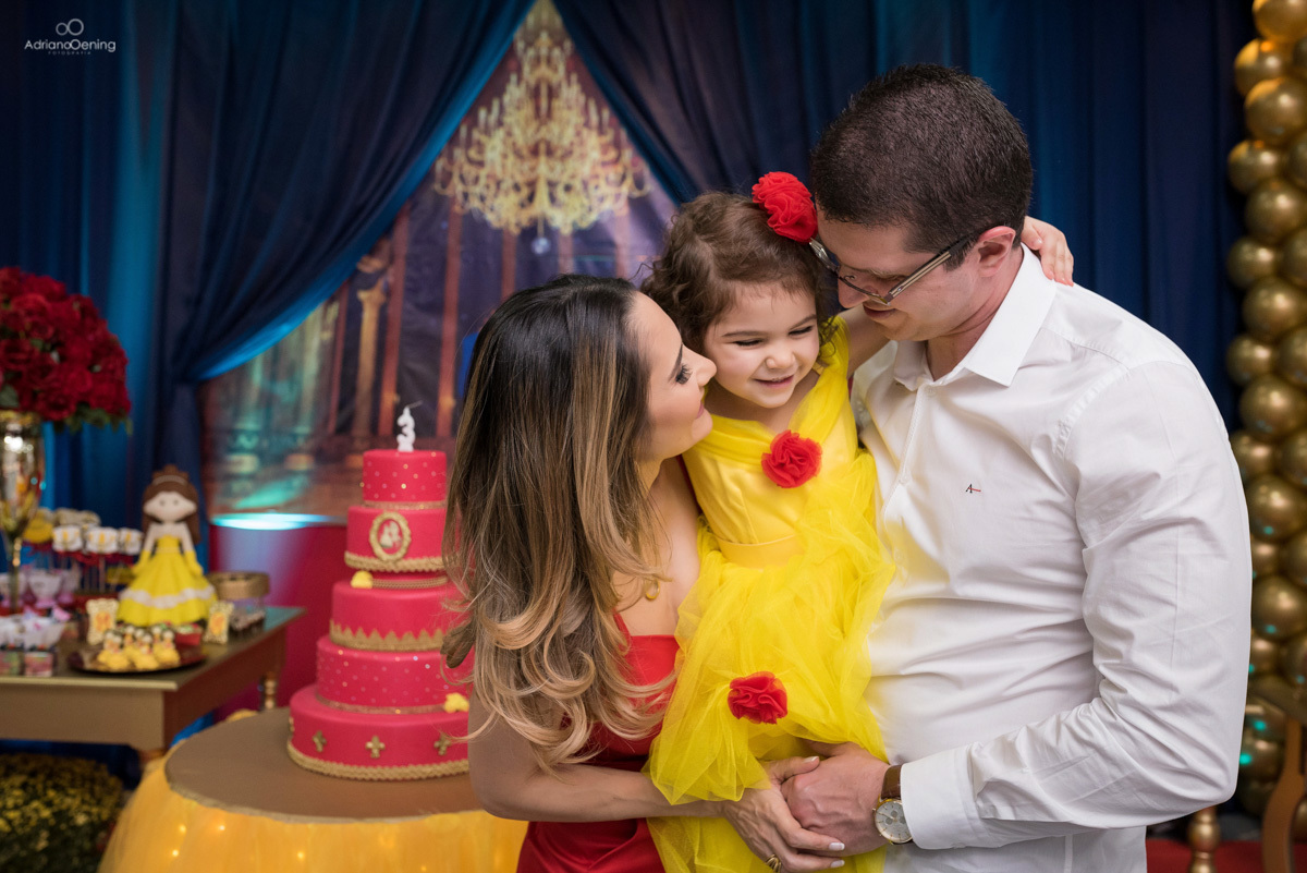 aniversário da Heloísa com os pais