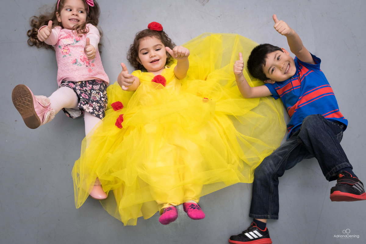 diversão entre amigos no festa de aniversário