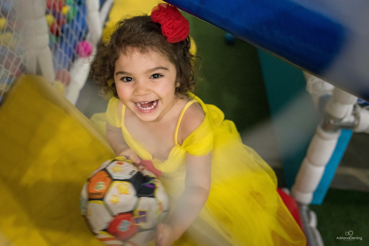 o sorriso da Heloísa na sua festa de 3 anos
