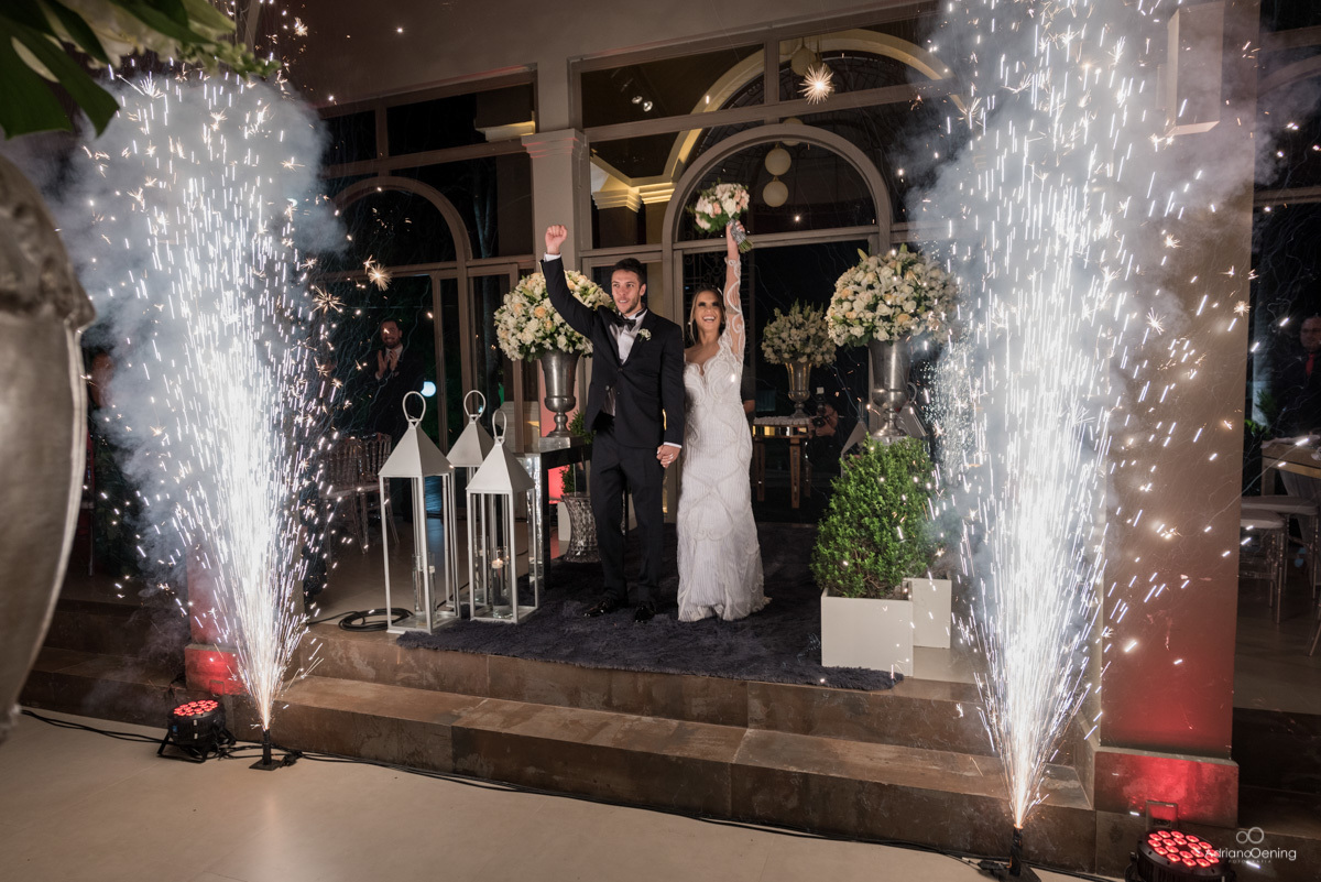 entrada dos noivos na festa