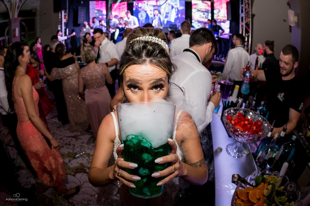 noiva com sede no seu casamento