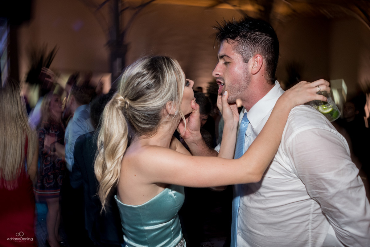 festa de casamento animada