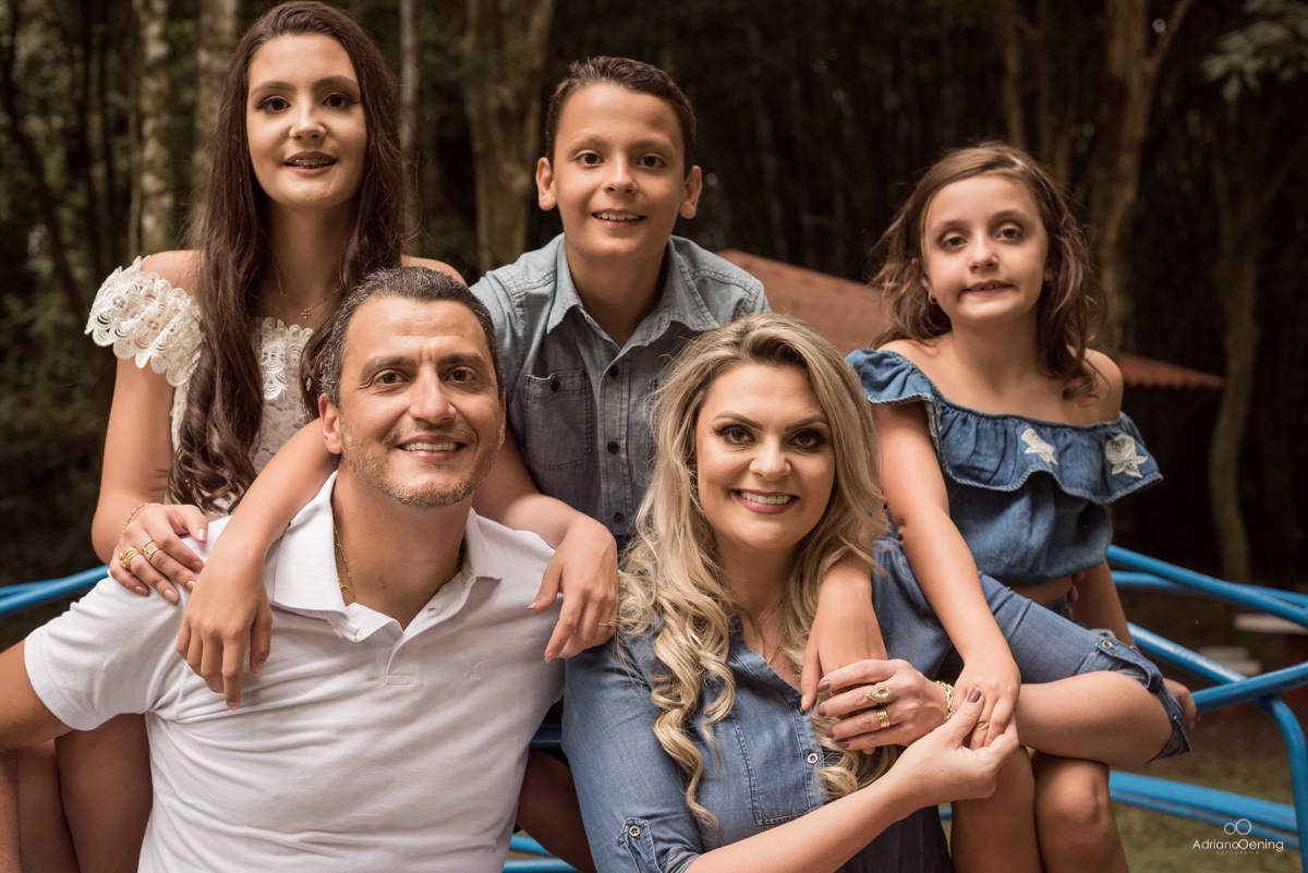 Fotografia de família no ensaio pre-casamento de Marize e Luis Fernando Dip por Adriano Oening fotógrafo de casamento e de família em Francisco Beltrão-Pr