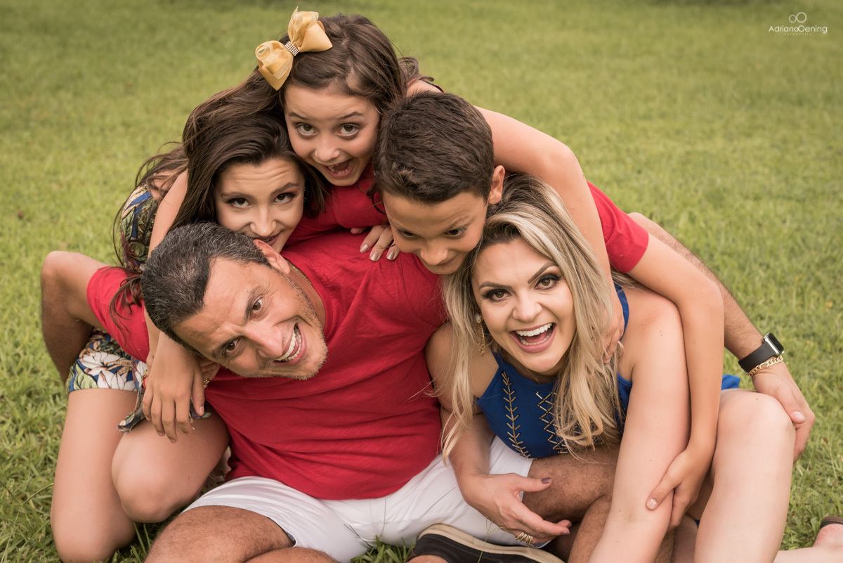 Fotografia de família no ensaio pre-casamento de Marize e Luis Fernando Dip por Adriano Oening fotógrafo de casamento e de família em Francisco Beltrão-Pr