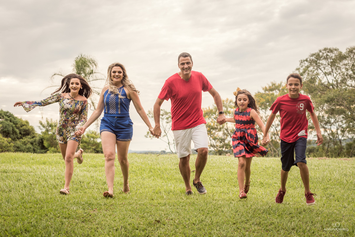 Fotografia de família no ensaio pre-casamento de Marize e Luis Fernando Dip por Adriano Oening fotógrafo de casamento e de família em Francisco Beltrão-Pr
