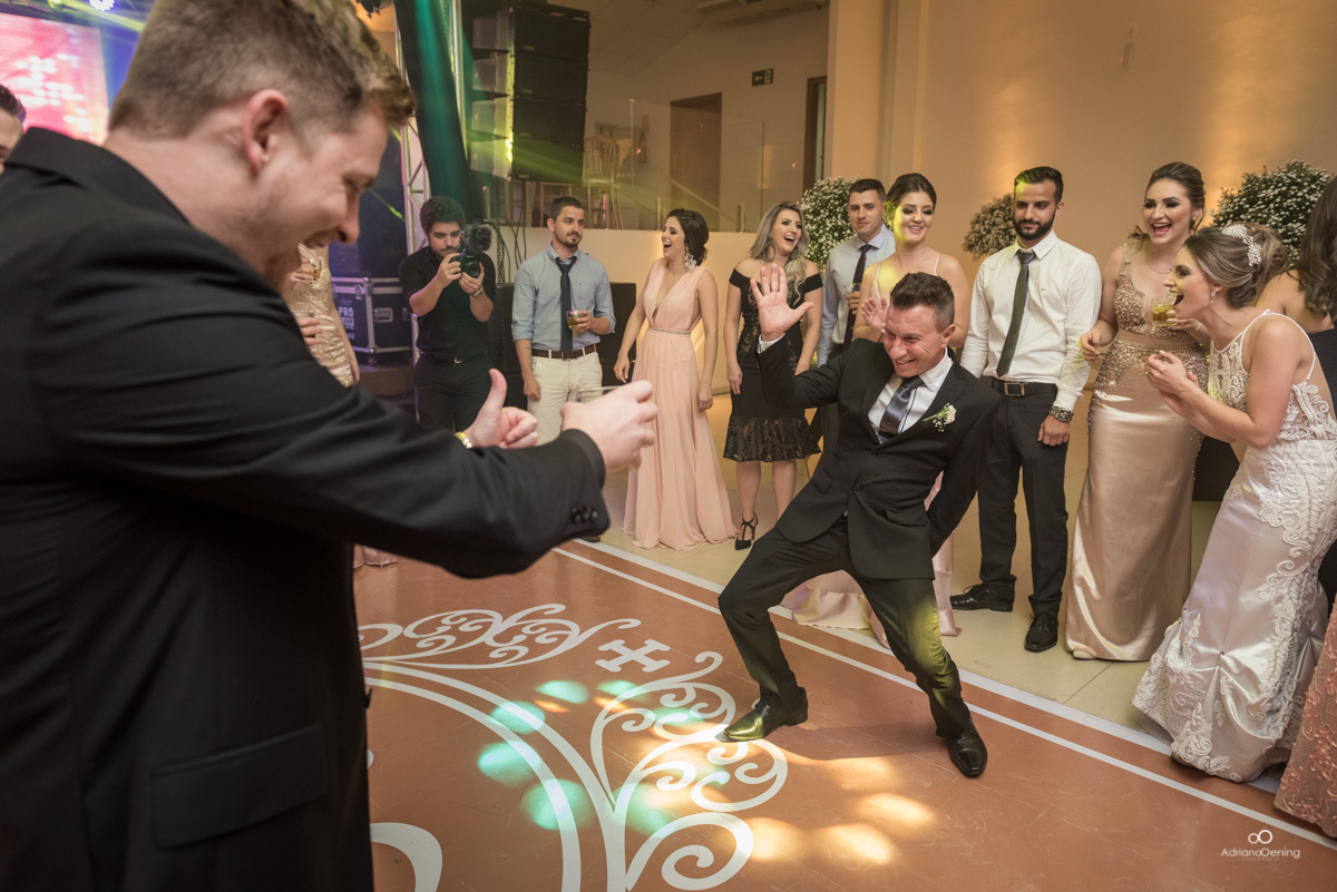 Casamento de Fabricia e Sandro em Francisco Beltrao Pr pelo fotografo de casamento Adriano Oening