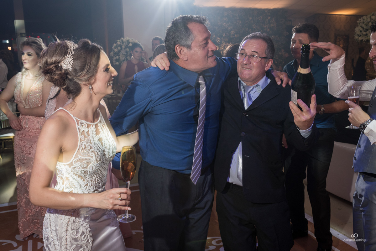 Casamento de Fabricia e Sandro em Francisco Beltrao Pr pelo fotografo de casamento Adriano Oening