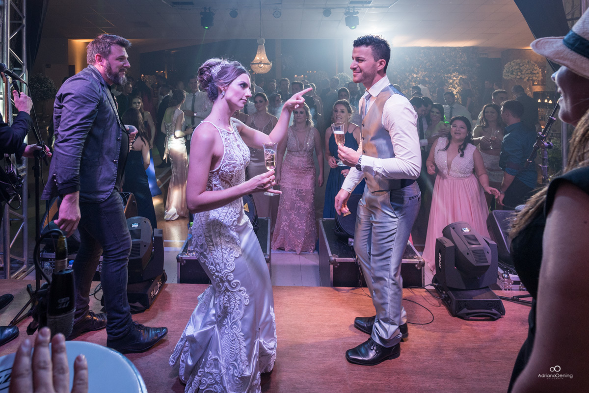 Casamento de Fabricia e Sandro em Francisco Beltrao Pr pelo fotografo de casamento Adriano Oening