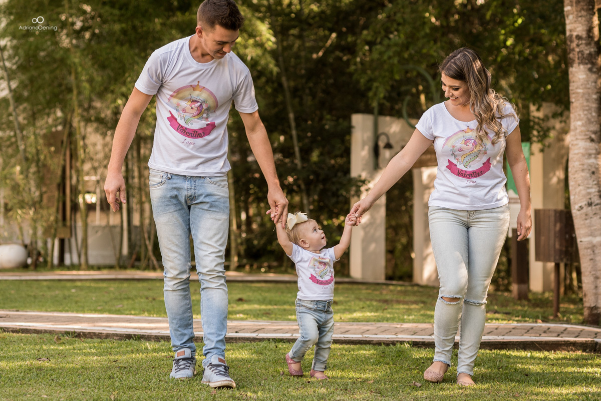 Ensaio de 1 ano da Valentina com a familia pelo Fotografo de Francisco Beltrao Adriano Oening