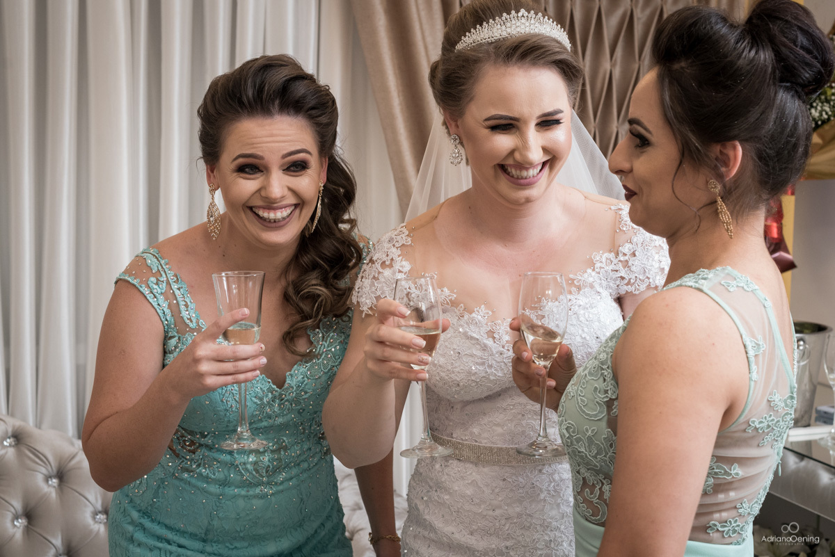 Casamento de Débora e Jackson realizado no Urio Park com fotografia de Adriano Oening