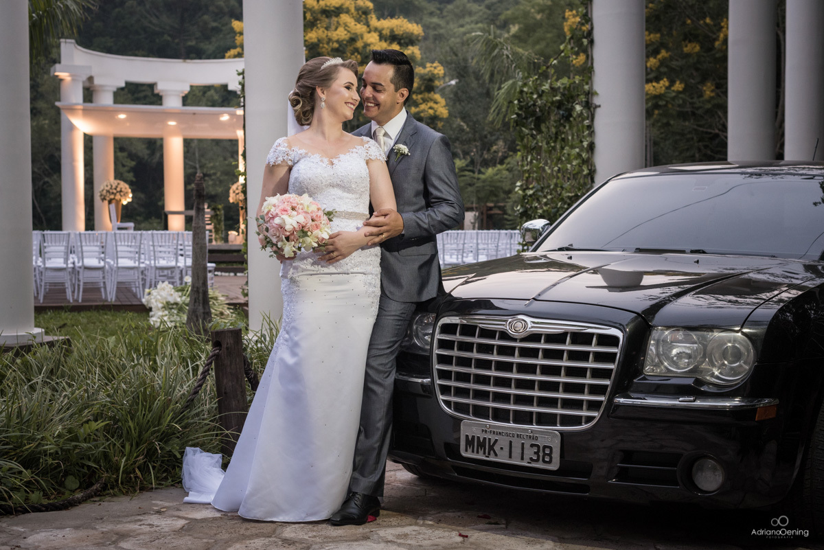 Casamento de Débora e Jackson realizado no Urio Park com fotografia de Adriano Oening
