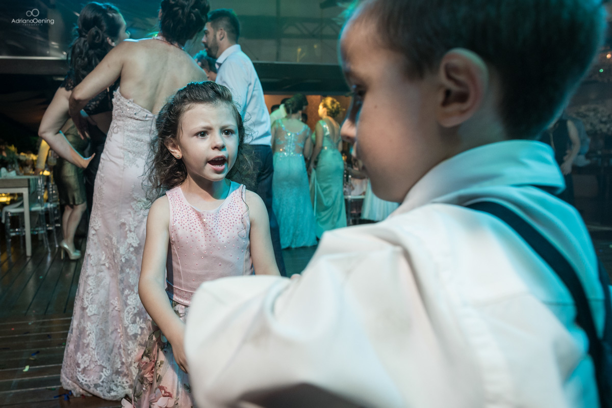 Casamento de Débora e Jackson realizado no Urio Park com fotografia de Adriano Oening