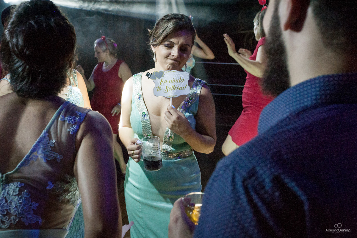 Casamento de Débora e Jackson realizado no Urio Park com fotografia de Adriano Oening