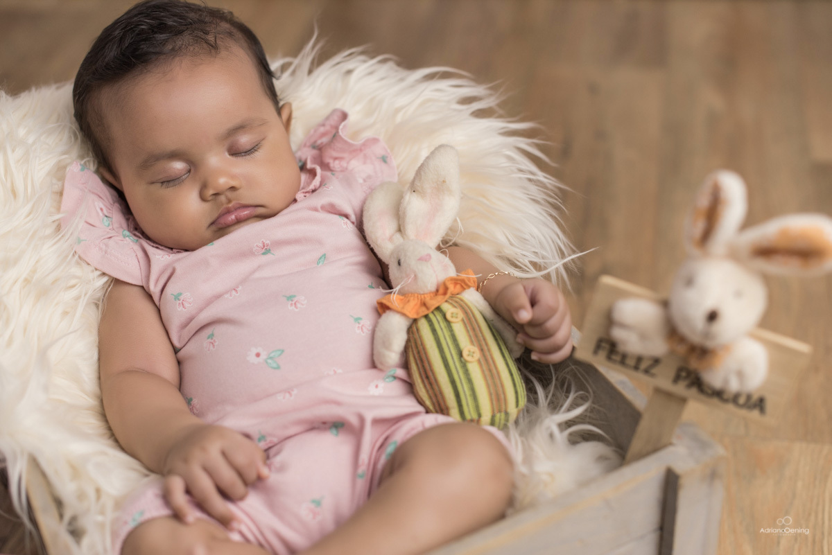 Ensaio temático de Páscoa no estúdio fotográfico Adriano Oening Fotografia