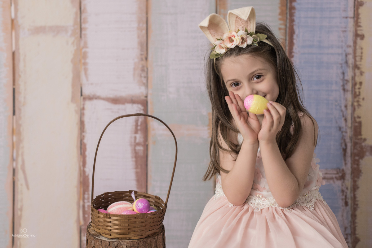 Ensaio temático de Páscoa no estúdio fotográfico Adriano Oening Fotografia