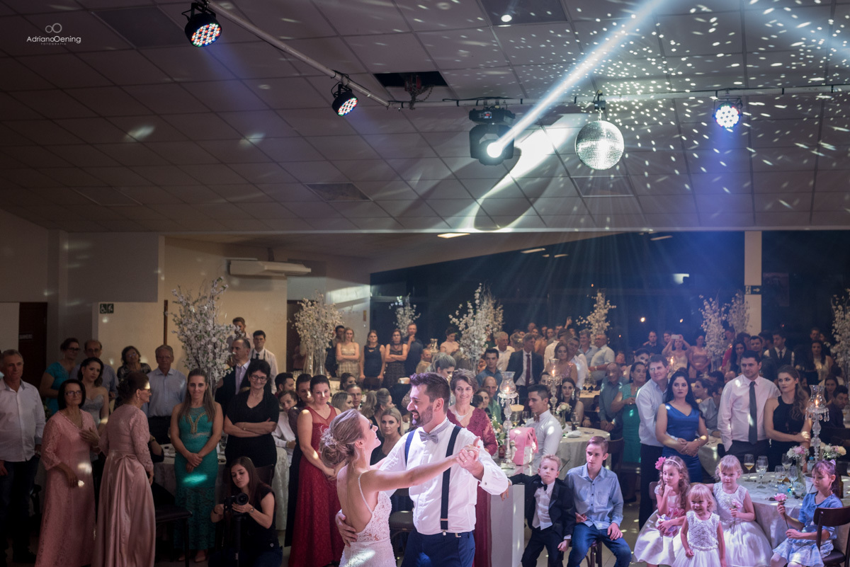 Casamento de Renata e Bruno na Cidade de Francisco Beltrao Pr pelas lentes do fotografo Adriano Oening