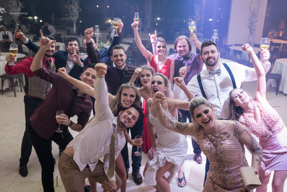 Casamento de Renata e Bruno na Cidade de Francisco Beltrao Pr pelas lentes do fotografo Adriano Oening