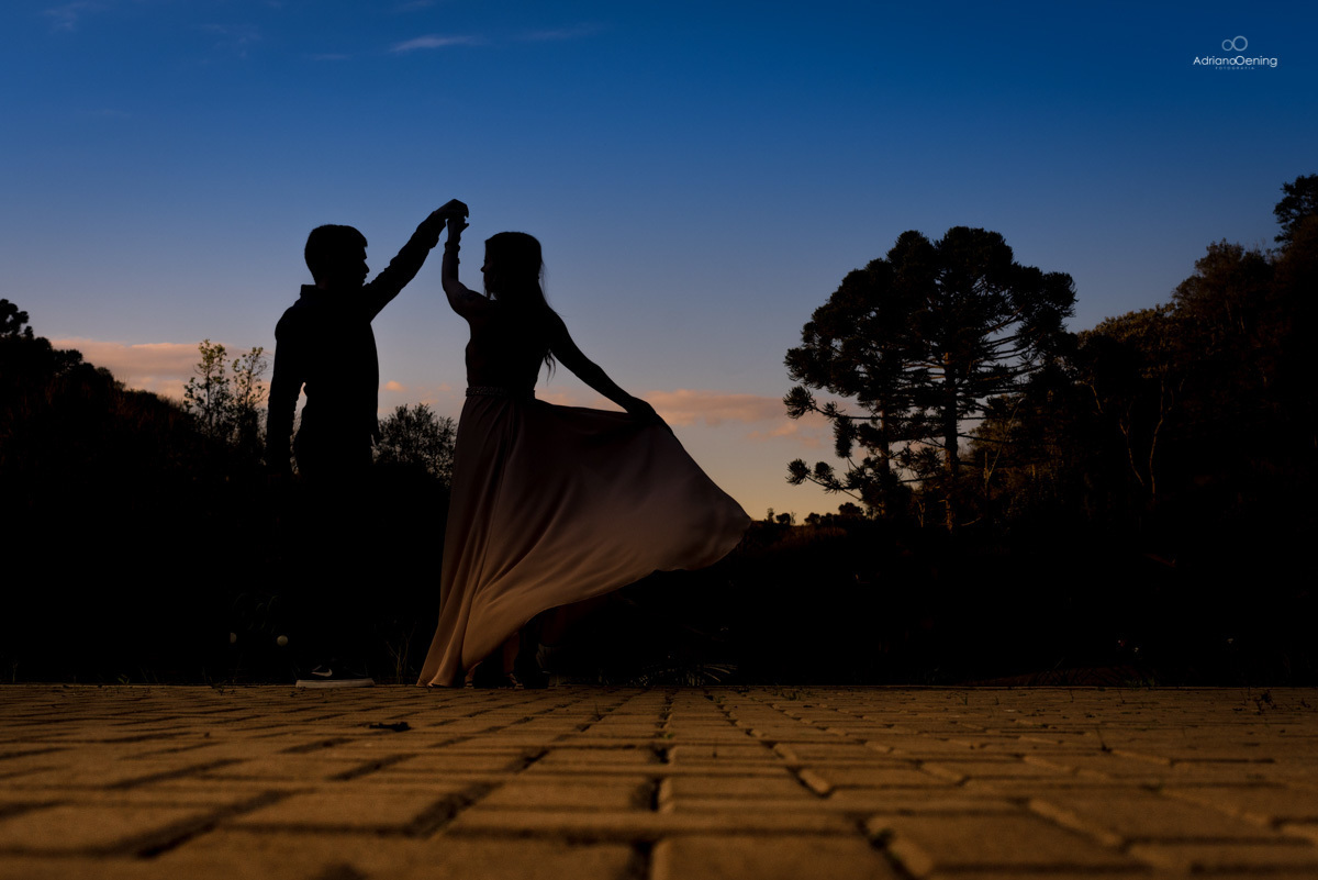Ensaio do casal Alessandra e Marcelo realizado no Urio Park por Adriano Oening