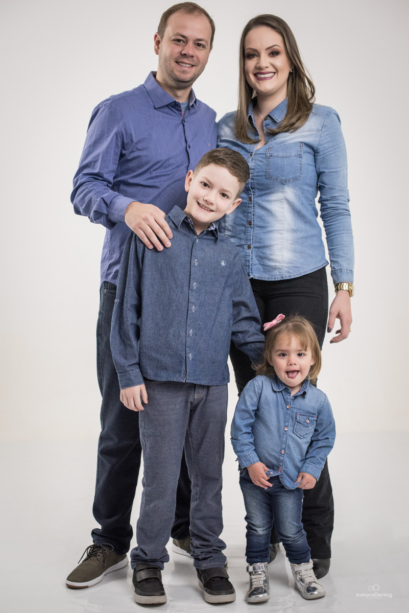 Ensaio familia no estudio fotografico Adriano Oening