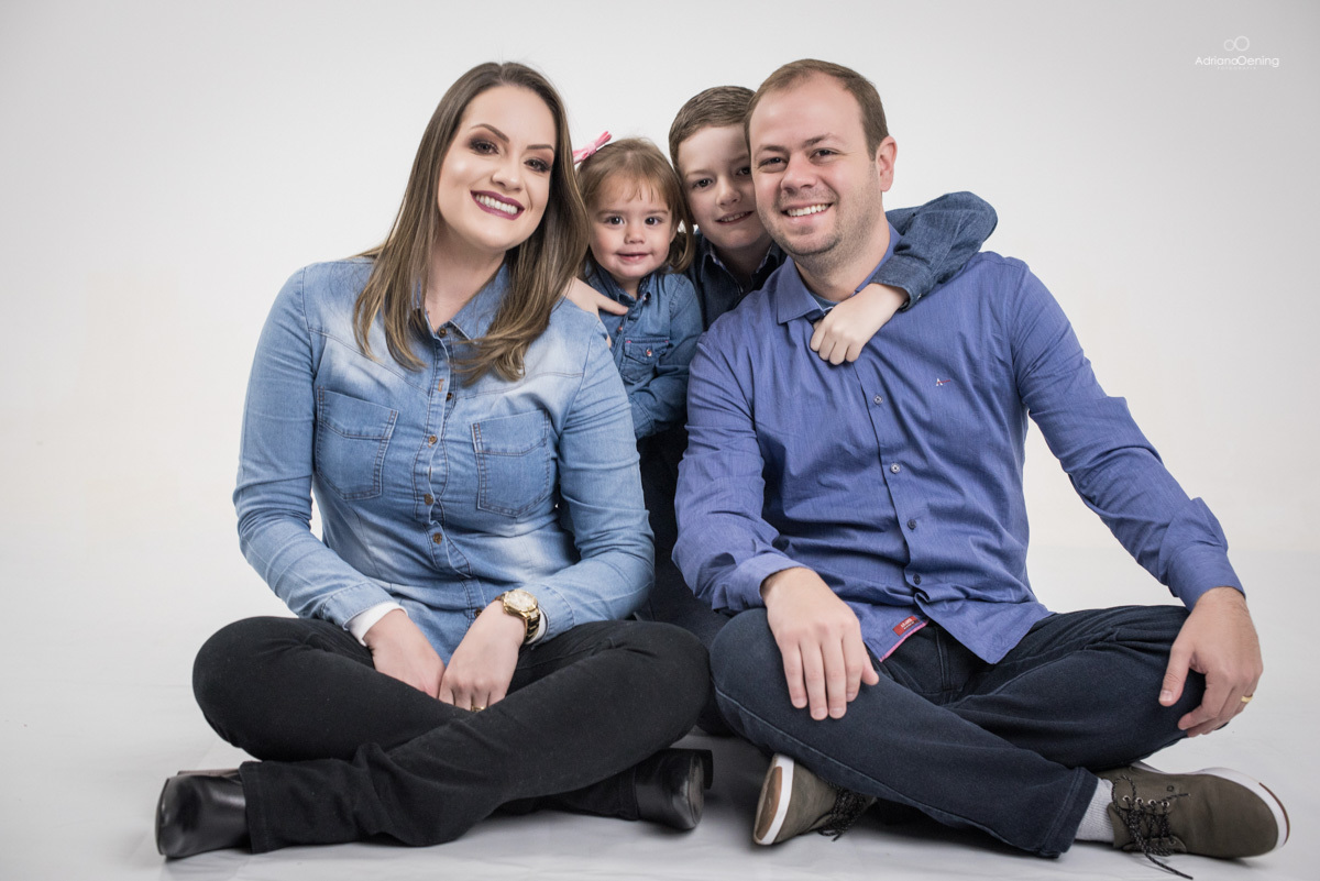 Ensaio familia no estudio fotografico Adriano Oening