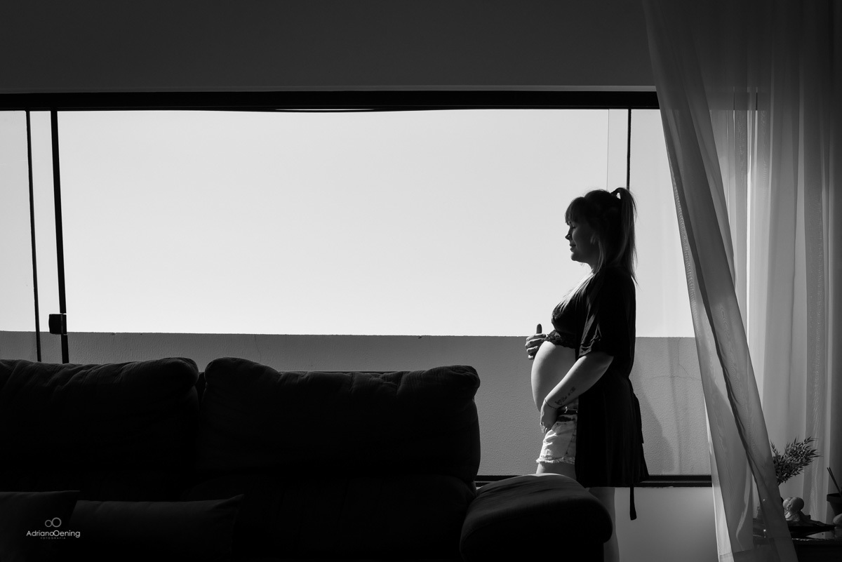 ensaio de gestante no estilo life still em casa por Adriano Oening Fotografia