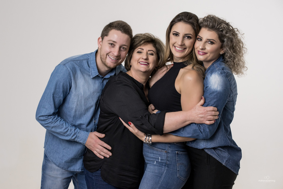 Ensaio em familia no estudio fotografico de Adriano Oening em Francisco Beltrao Pr