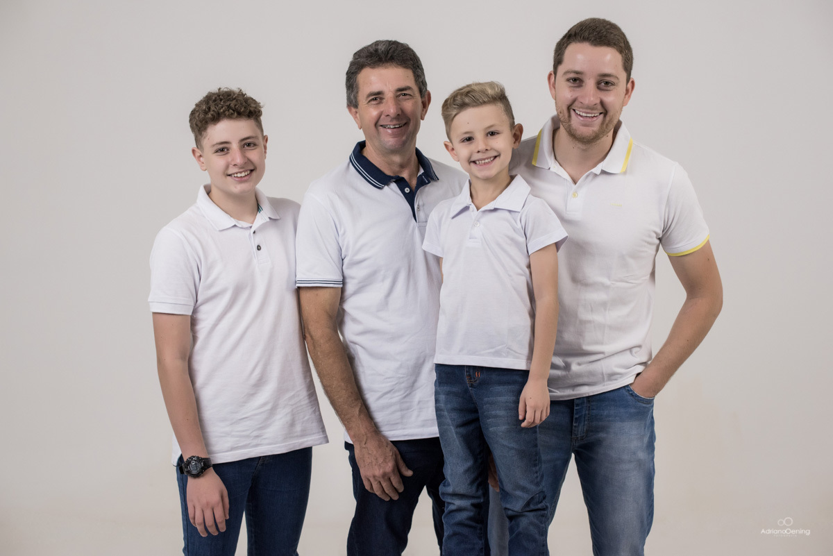 Ensaio em familia no estudio fotografico de Adriano Oening em Francisco Beltrao Pr