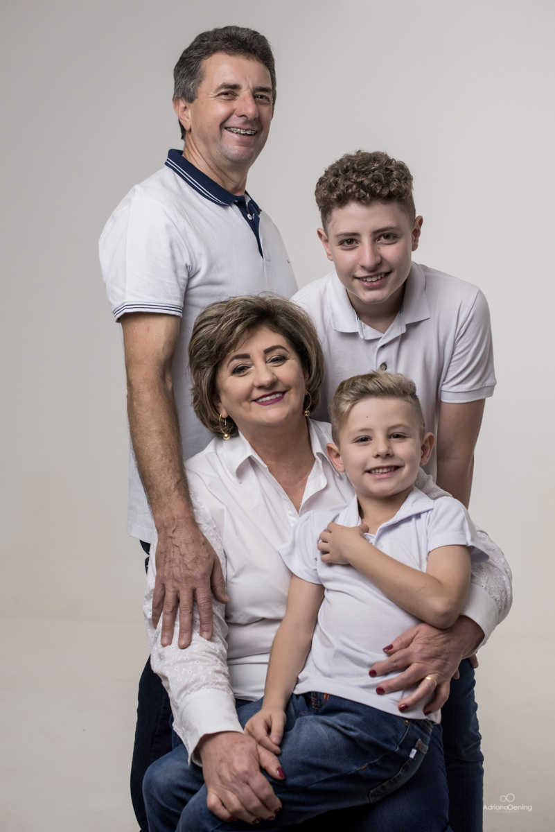 Ensaio em familia no estudio fotografico de Adriano Oening em Francisco Beltrao Pr