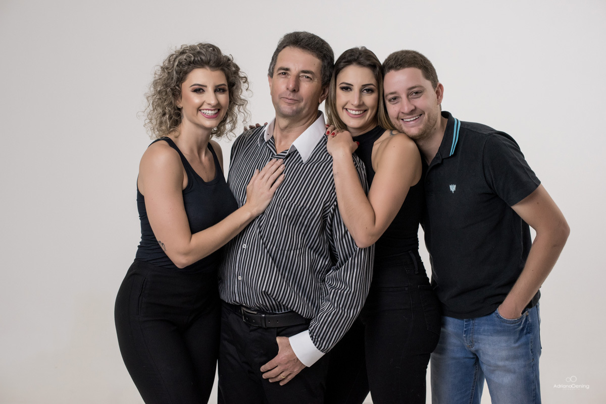 Ensaio em familia no estudio fotografico de Adriano Oening em Francisco Beltrao Pr