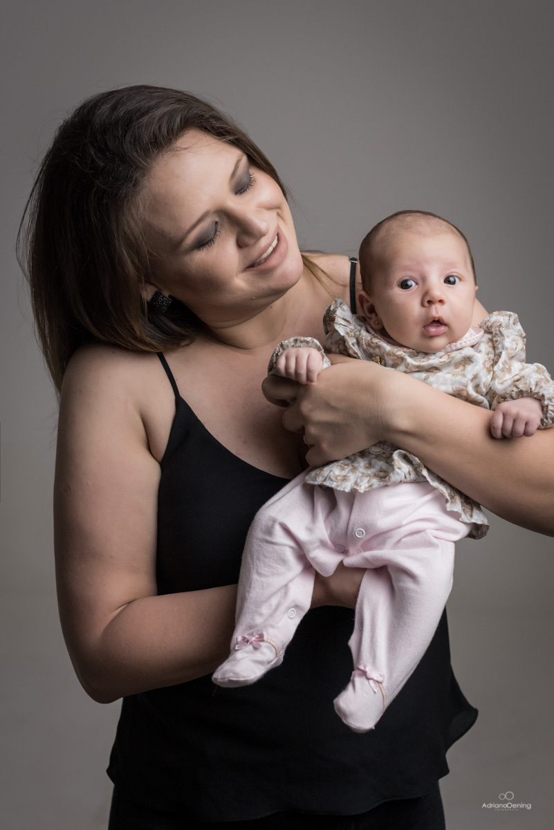 Lorena em seu ensaio de 1 mes no estudio fotografico Adriano Oening