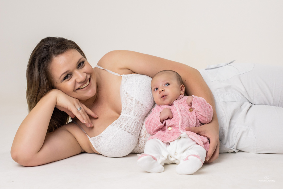 Lorena em seu ensaio de 1 mes no estudio fotografico Adriano Oening