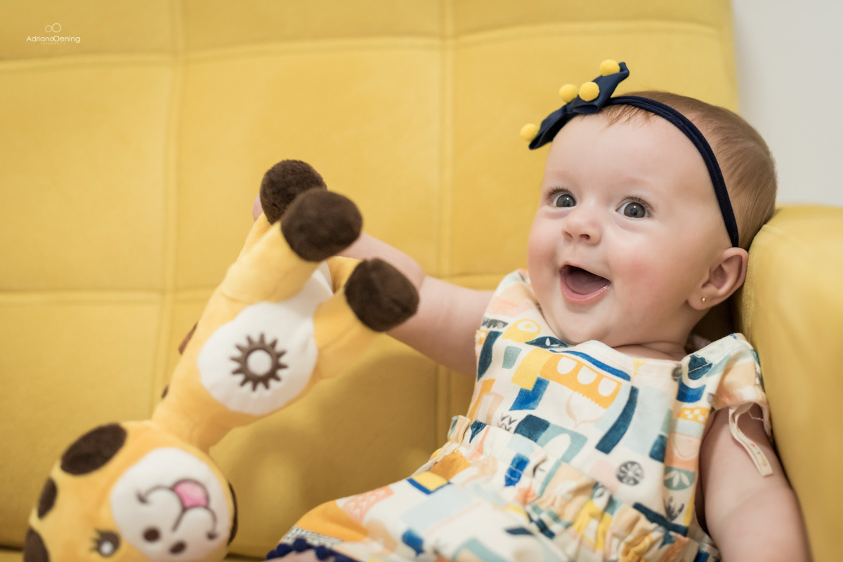 Acompanhamento trimestral da Cecilia pelo fotógrafo de família Adriano Oening