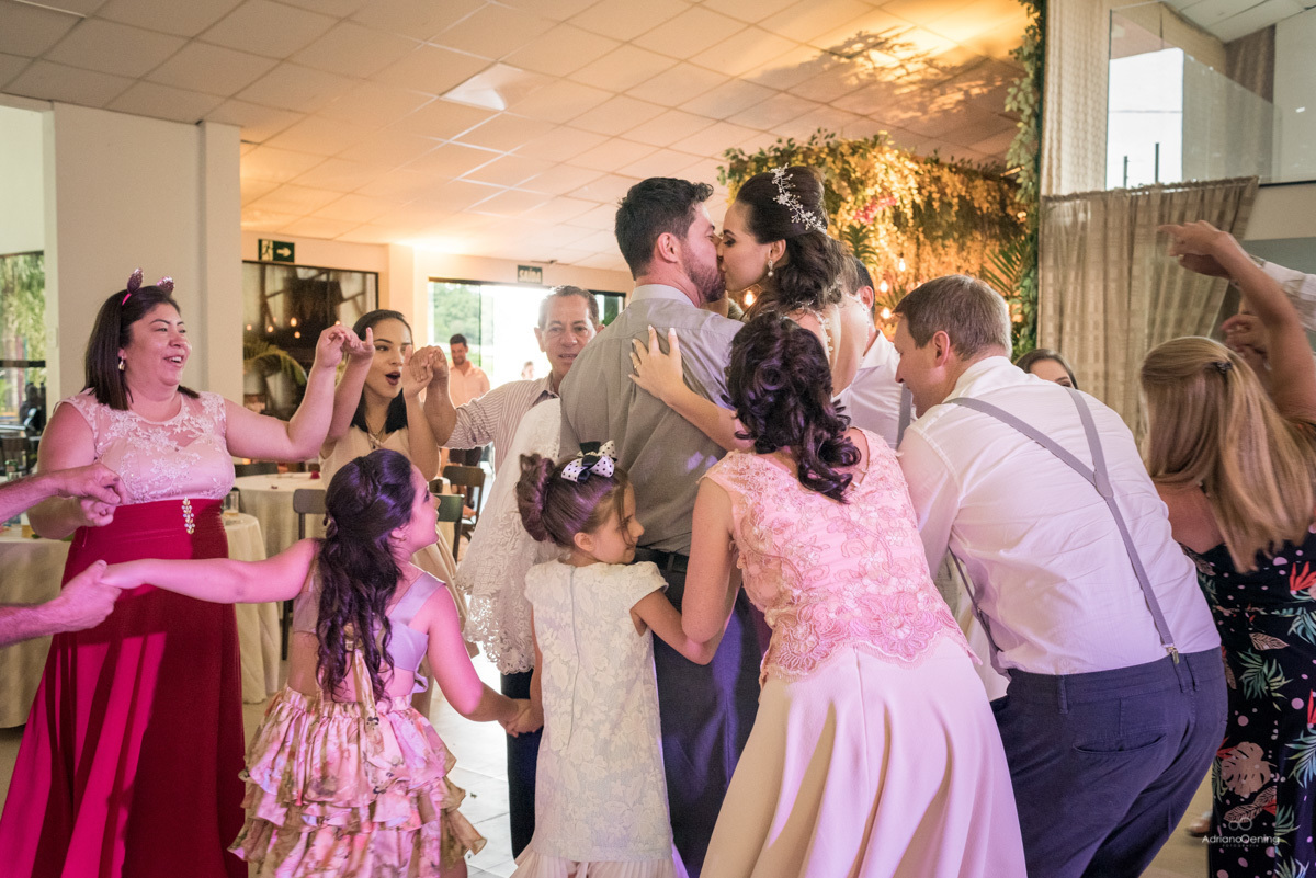 Casamento de Priscila e Darci realizado no Dom Zu Centro de Eventos e fotografia por Adriano Oening