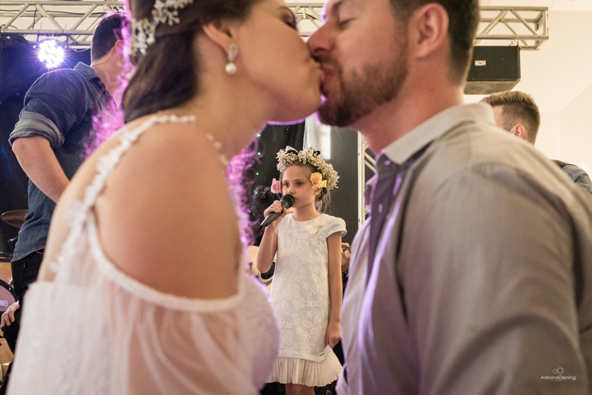Casamento de Priscila e Darci realizado no Dom Zu Centro de Eventos e fotografia por Adriano Oening