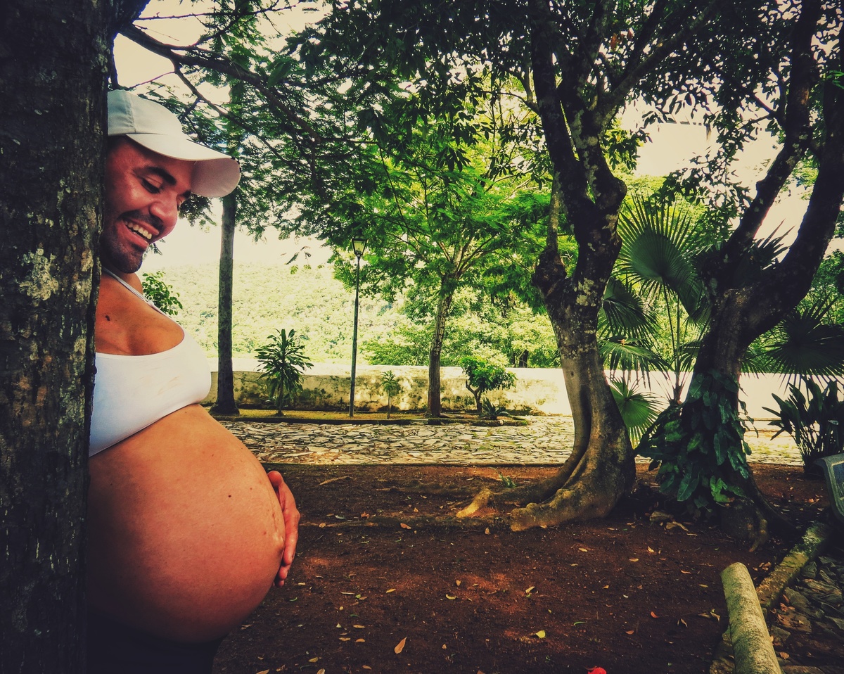 pai barrigudo grávido 