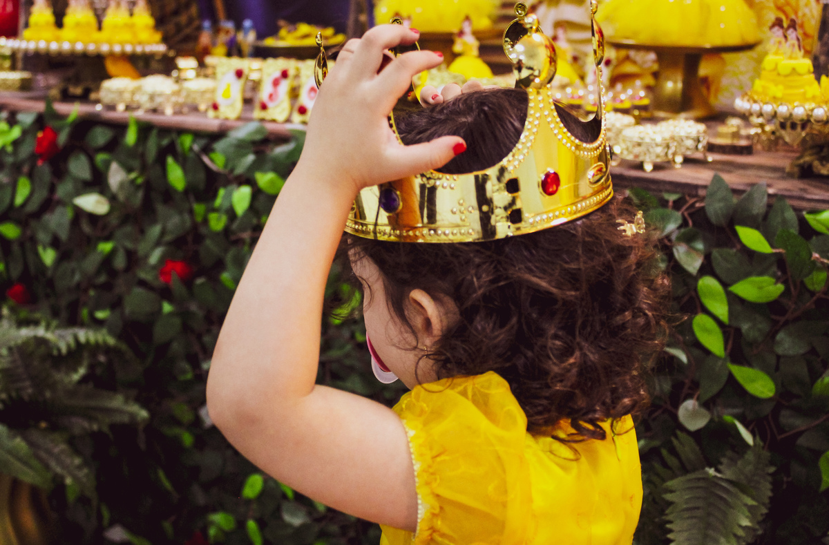 princesa da Disney menina a bela e a fera