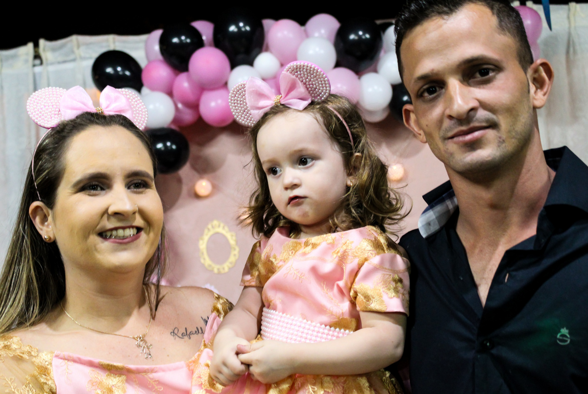 casal e filha família