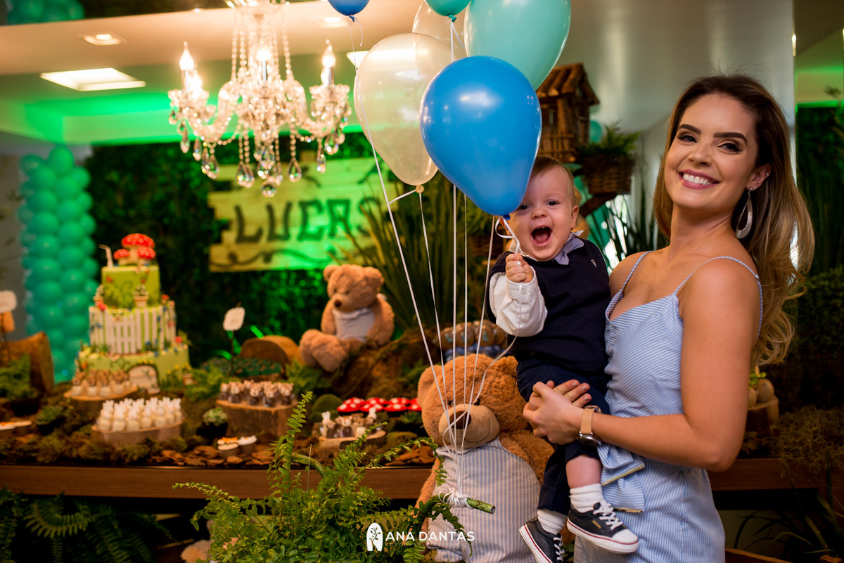 Mamae, lucas e o balão 