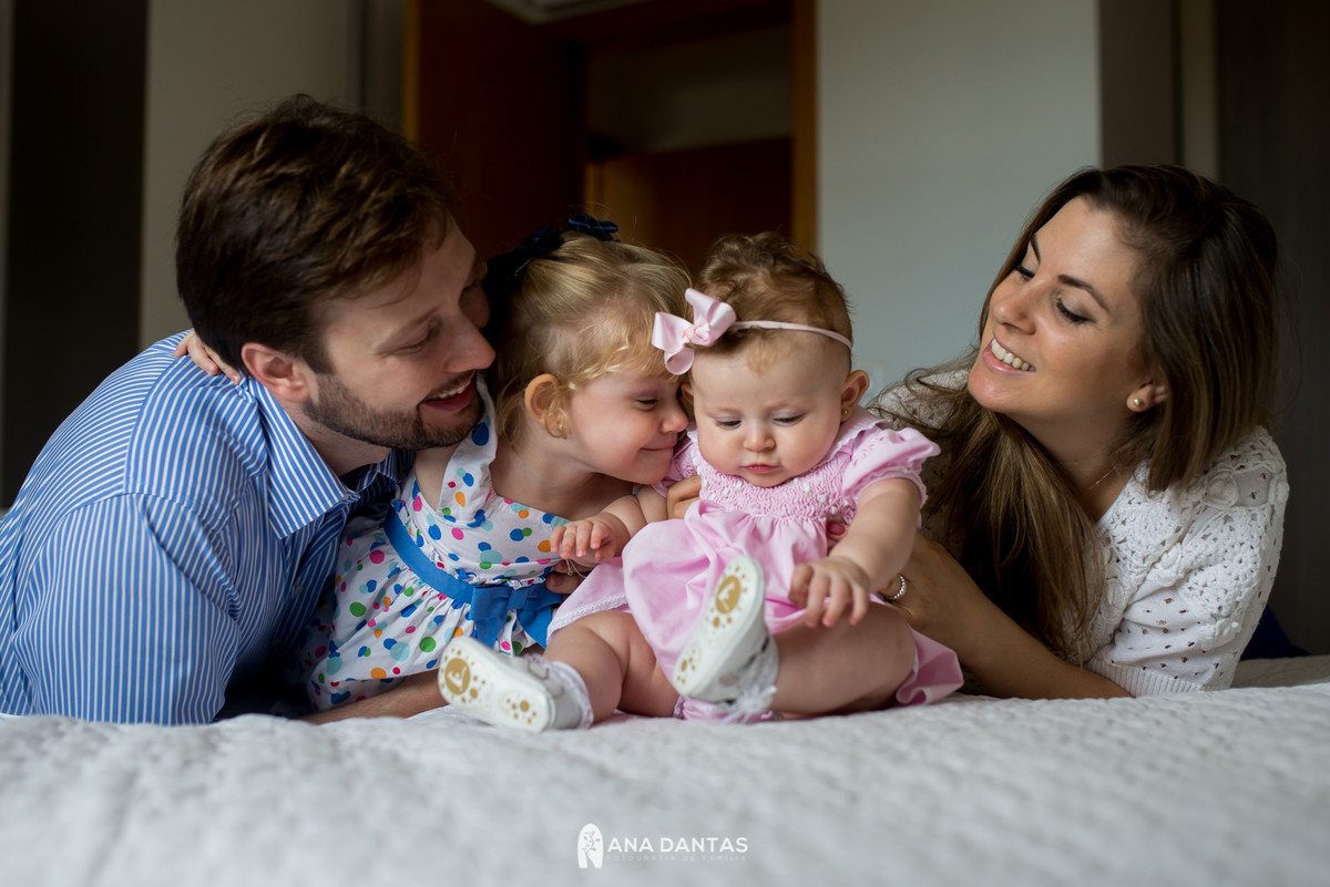 Momento de emoção entre a familia unida 