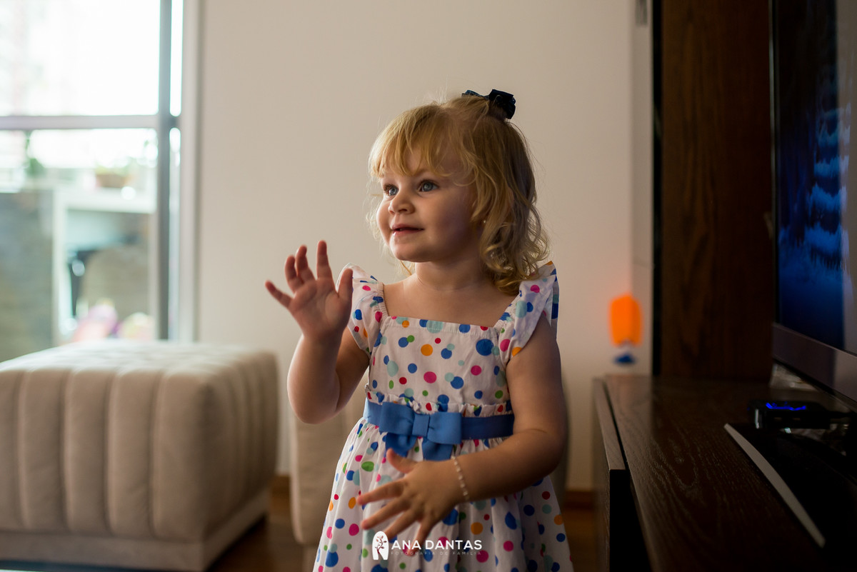 Sorriso de princesa linda loira 