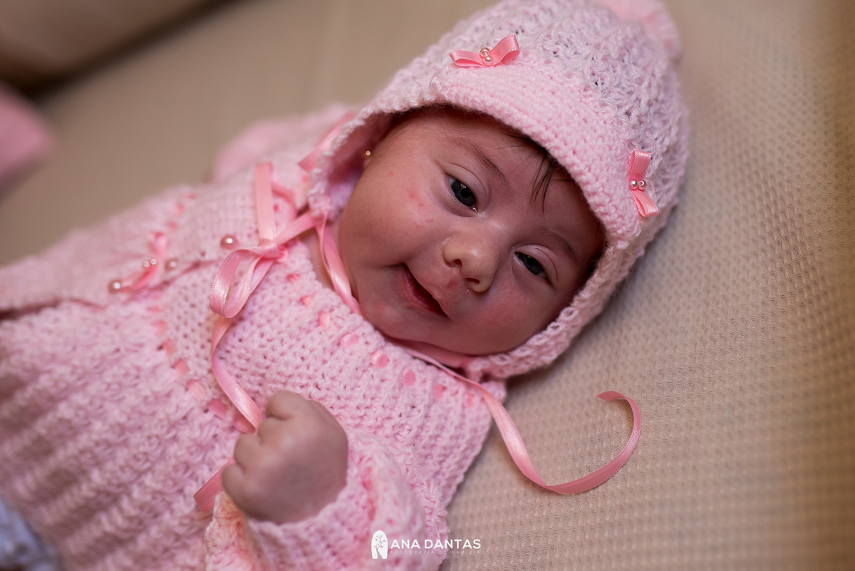 Bebê usando touquinha 