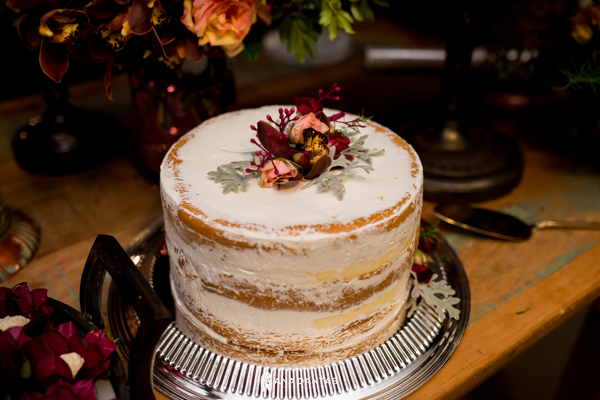 Naked cake de casamento