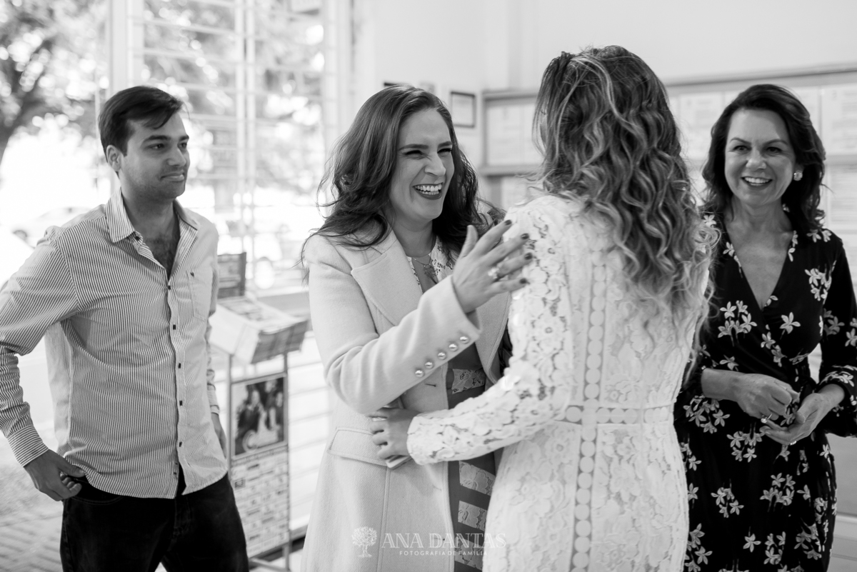 Contato e carinho com a noiva 