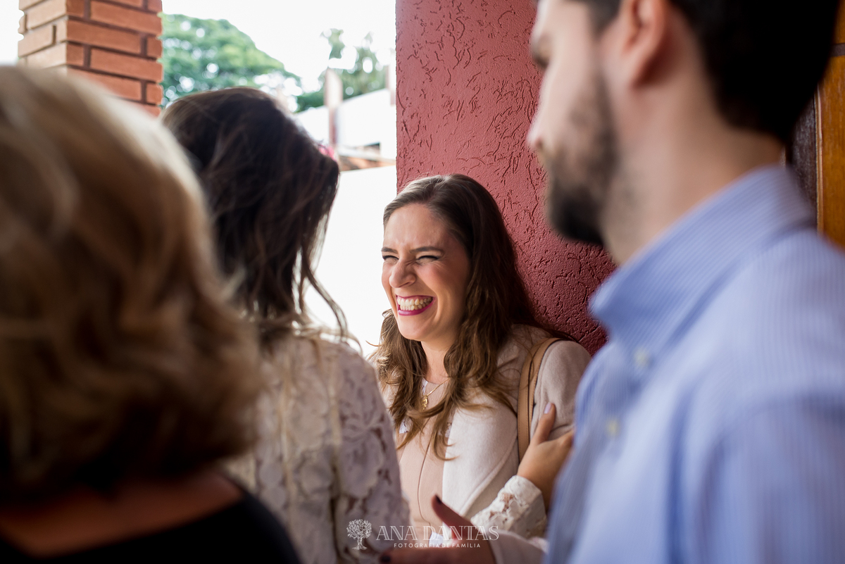 Sorriso dos recem casados no dia da cerimonia 