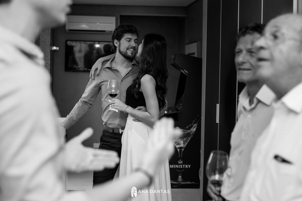 Felicidade de casal de noivos 