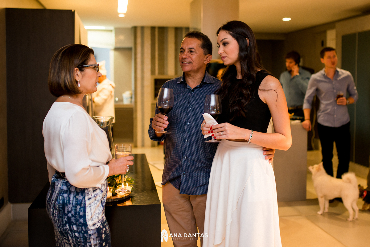 Interação com convidados em casamento 