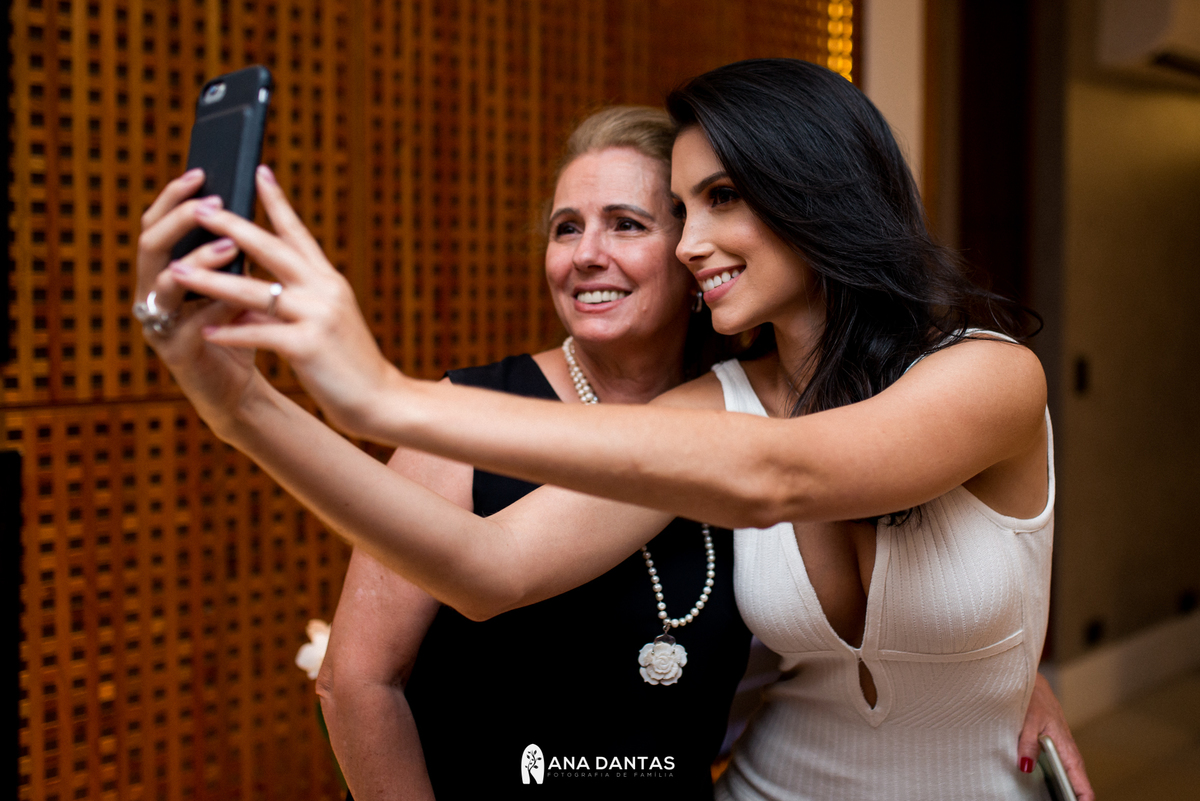 Tirando selfie com a noiva 