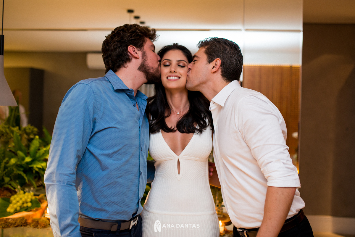 Beijo de noivo e pai na noiva 