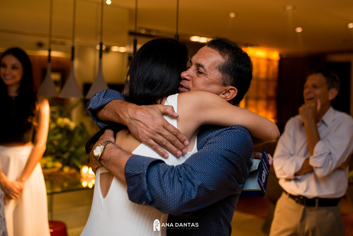 Transmissão de carinho para noiva dos convidados 