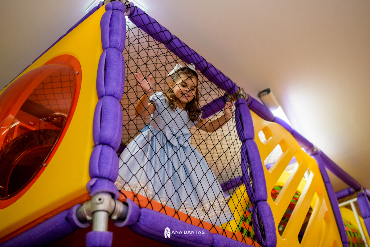 Catarina no brinquedao 